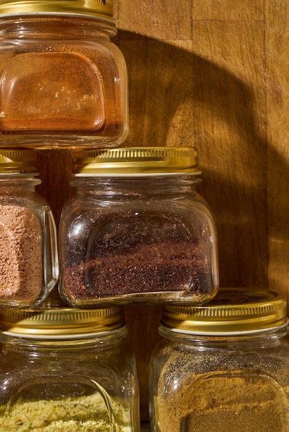 Słoiki z przyprawami